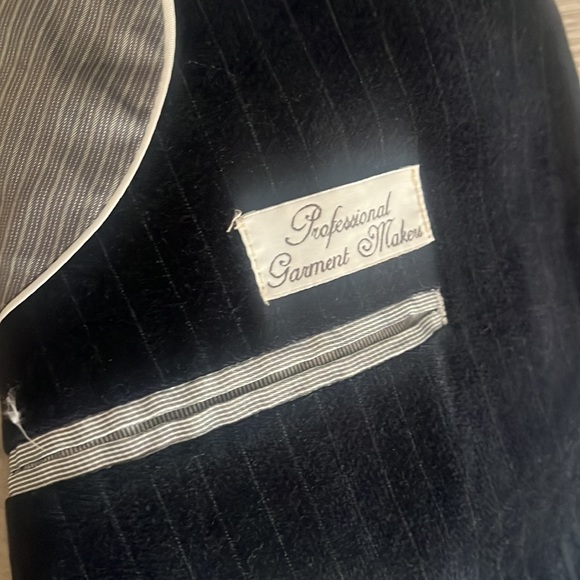 Like new Scotch & Soda Velvet Blazer. - Picture 5 of 14